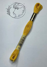 Madeja de bordado DMC - REF. 728